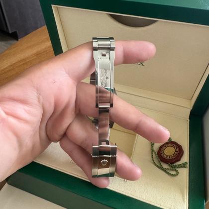 Rolex Datejust 41 Ref. 126334 Rhodium Dial Fluted Bezel Oyster Bracelet (2024) - Photo 6