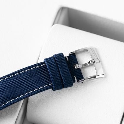 Omega Speedmaster Professional Moonwatch Silver Snoopy 50th Anniversary