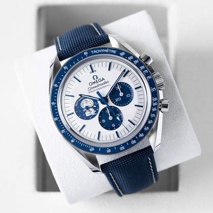 Omega Speedmaster Professional Moonwatch Silver Snoopy 50th Anniversary