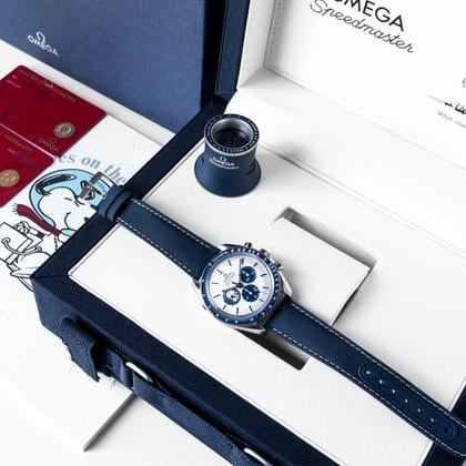 Omega Speedmaster Professional Moonwatch Silver Snoopy 50th Anniversary