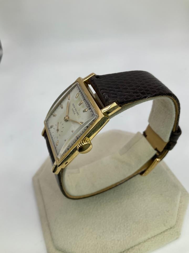 Patek Philippe Vintage Ref. 2445 18K Yellow Gold Square Case (1949 Approx.) - Photo 3