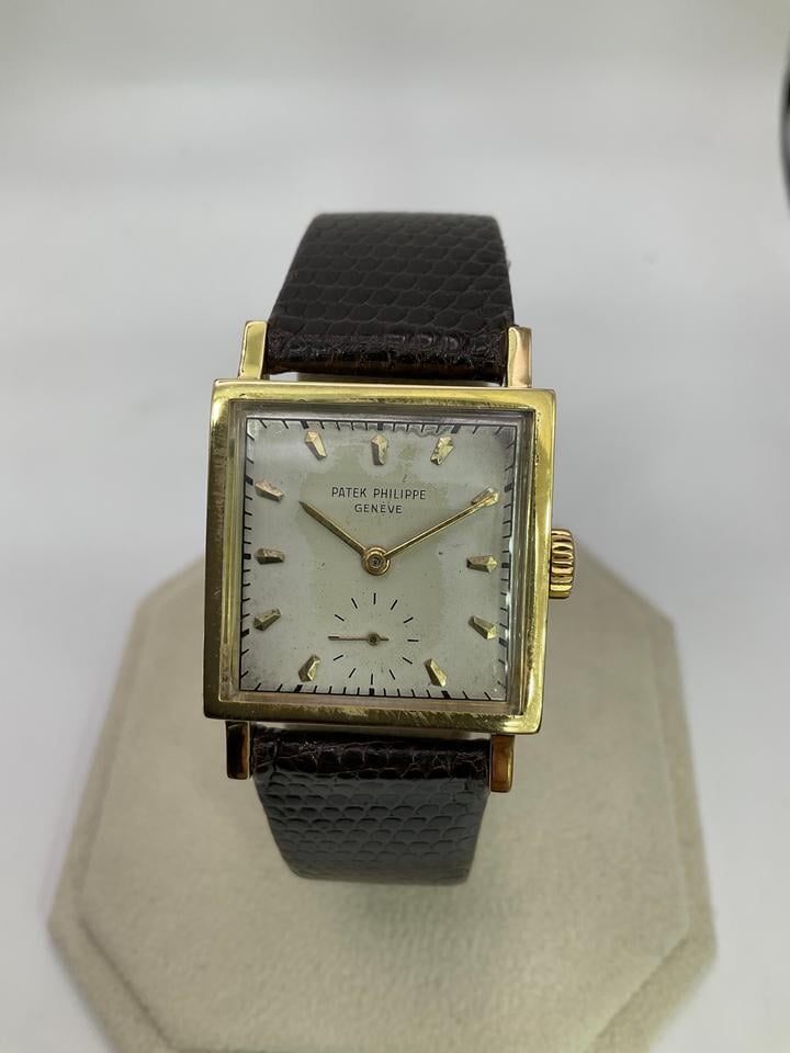 Patek Philippe Vintage Ref. 2445 18K Yellow Gold Square Case (1949 Approx.) - Photo 2