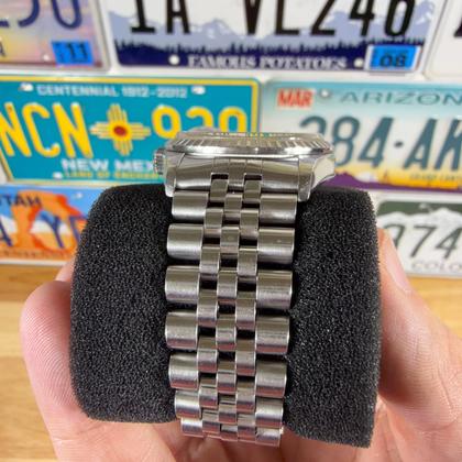 Rolex Datejust Ref. 16220 36mm Silver Dial Engine-Turned Bezel Full Set (1998) - Photo 7