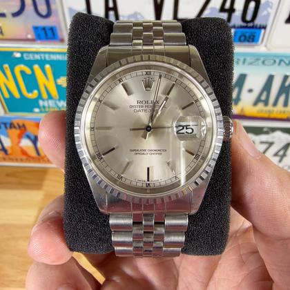 Rolex Datejust Ref. 16220 36mm Silver Dial Engine-Turned Bezel Full Set (1998) - Photo 4