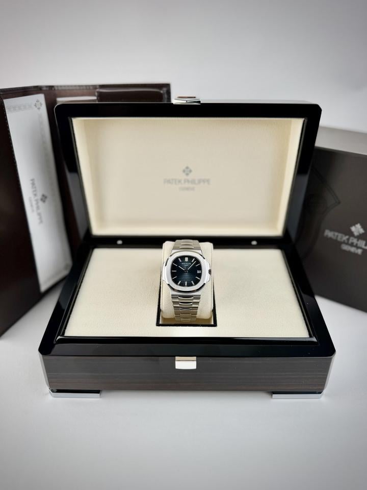 Patek Philippe Nautilus 5711/1A-001 Blue Dial Stainless Steel - Photo 6