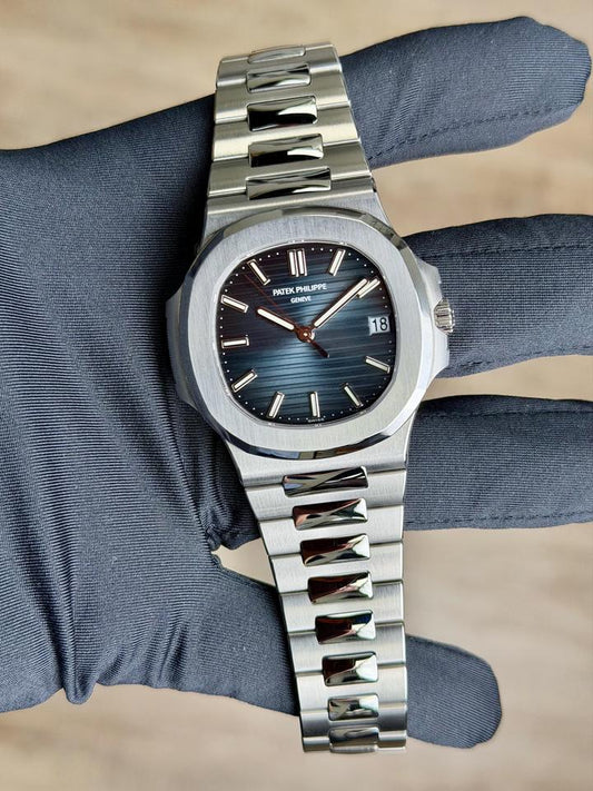 Patek Philippe Nautilus 5711/1A-001 Blue Dial Stainless Steel - Photo 1
