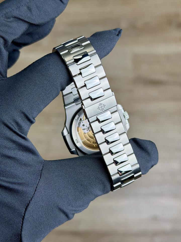 Patek Philippe Nautilus 5711/1A-001 Blue Dial Stainless Steel - Photo 8