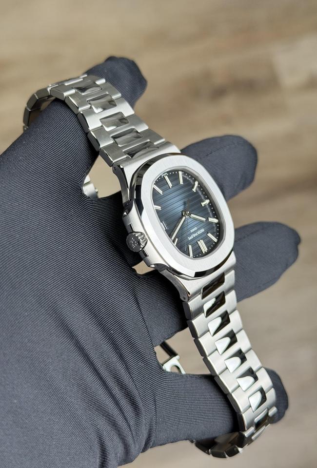Patek Philippe Nautilus 5711/1A-001 Blue Dial Stainless Steel - Photo 2