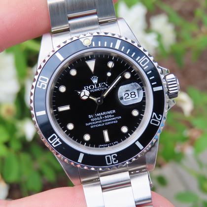Rolex Submariner Date Ref. 16610 40mm Black Dial (1990) - Photo 3