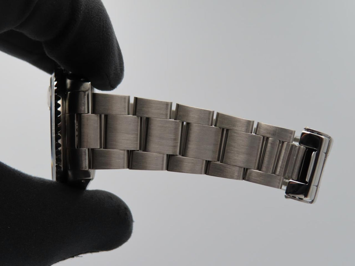 Rolex Submariner Date Ref. 16610 40mm Black Dial (1990) - Photo 1
