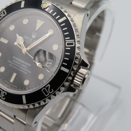 Rolex Submariner Date Ref. 16610 40mm Black Dial (1990) - Photo 8