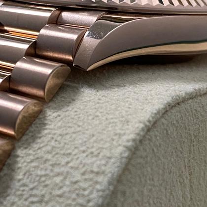 Rolex Day-Date 40 Ref. 228235 Everose Gold Olive Green Dial (2022) - Photo 8