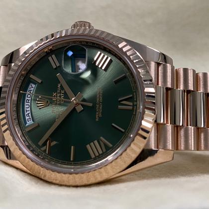 Rolex Day-Date 40 Ref. 228235 Everose Gold Olive Green Dial (2022) - Photo 11