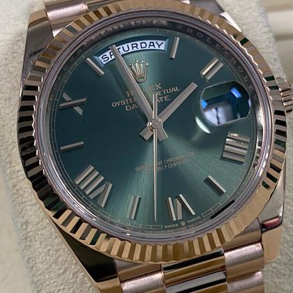 Rolex Day-Date 40 Ref. 228235 Everose Gold Olive Green Dial (2022) - Photo 7