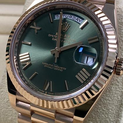 Rolex Day-Date 40 Ref. 228235 Everose Gold Olive Green Dial (2022) - Photo 6