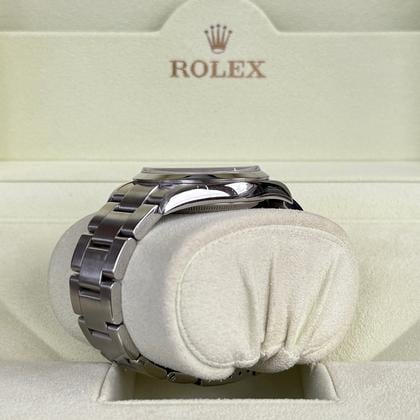 Rolex Explorer 36mm Ref. 114270 Black Dial (2001) - Photo 13