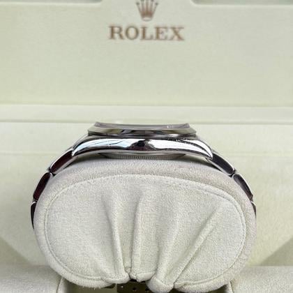 Rolex Explorer 36mm Ref. 114270 Black Dial (2001) - Photo 12