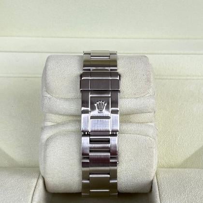 Rolex Explorer 36mm Ref. 114270 Black Dial (2001) - Photo 15