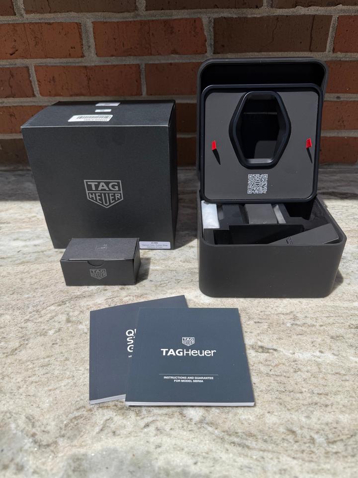 TAG Heuer Connected 45mm Titanium Smartwatch Ref. SBR8A80.BT6261 - Photo 4