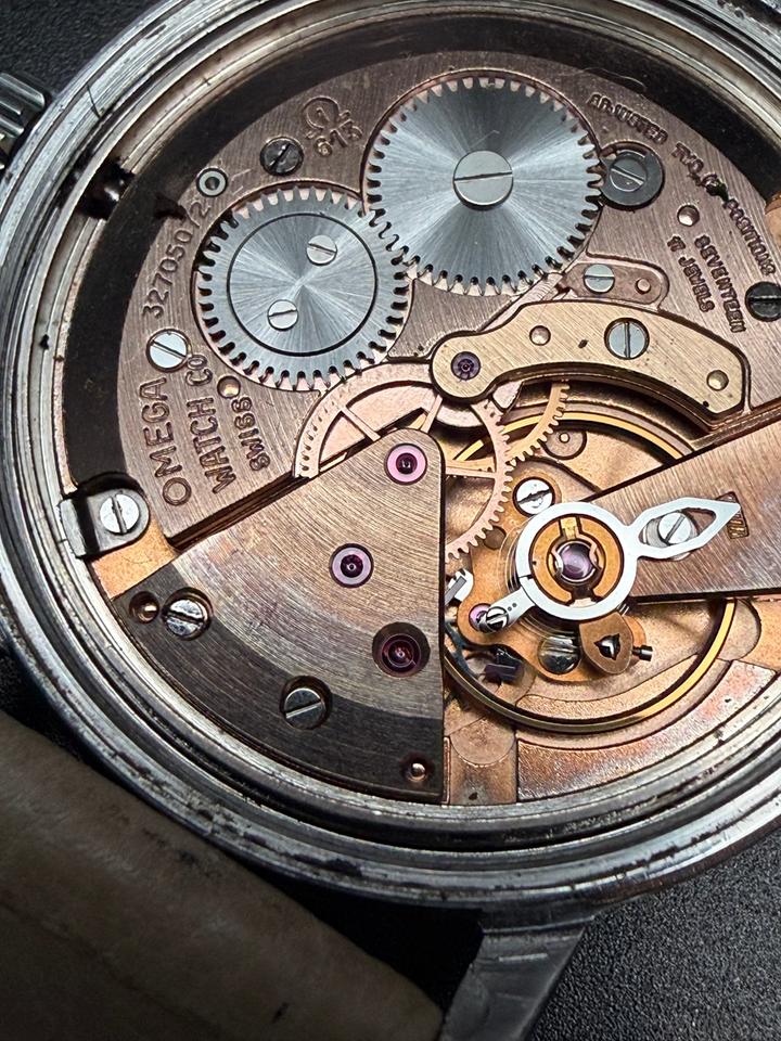 Omega Genève 136.070 Cal 613 35mm Original Buckle Crown