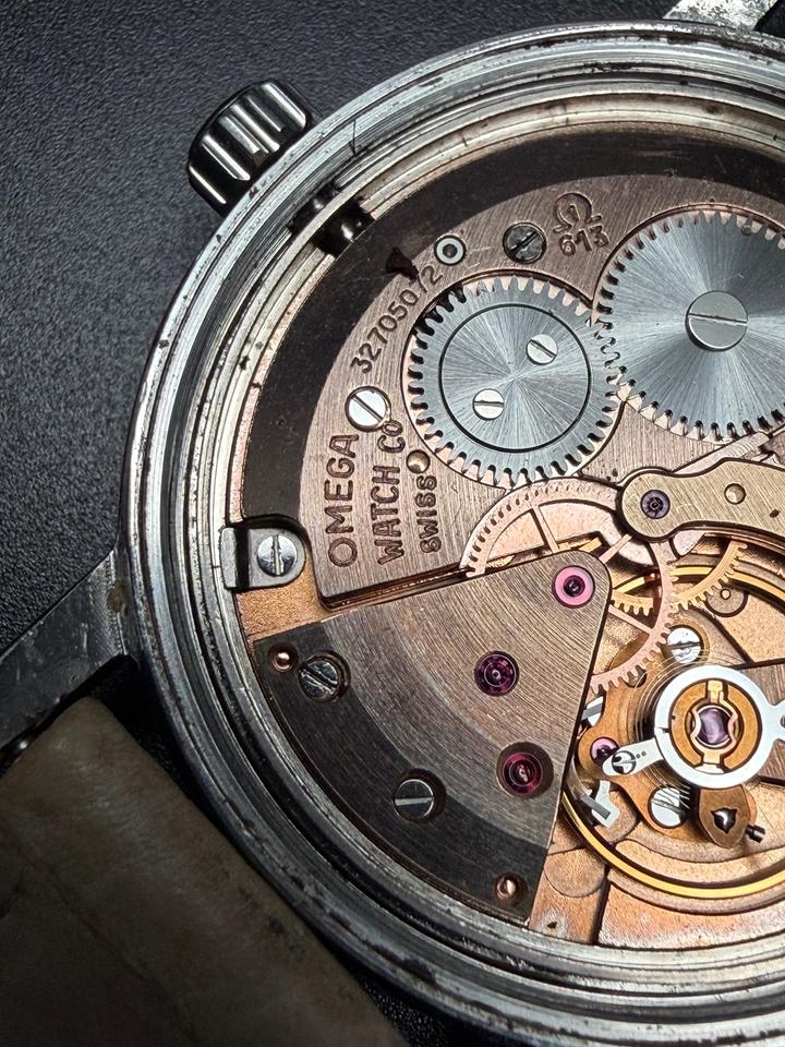 Omega Genève 136.070 Cal 613 35mm Original Buckle Crown
