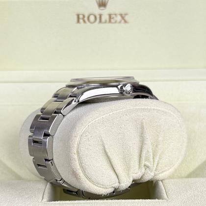 Rolex Explorer 36mm Ref. 114270 Black Dial (2001) - Photo 10